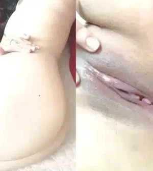Bé nữ sinh kính cận mới lớn show con chem chép không có lông