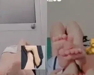 Clip sex bé Tanh_06 hàng siêu non đang rất nứng