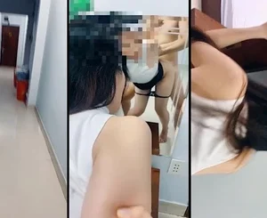 Đụ con gái chủ nhà nghỉ ở hành lang lên em nó rên to thế cũng không sợ