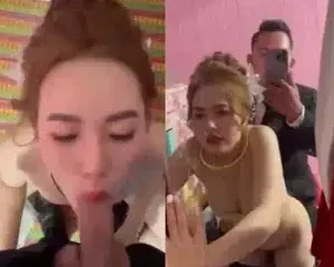 Quan viên 2 họ đang hát chúc mừng đám cưới 2 vợ chồng đã vào động phòng cho nó nóng rồi
