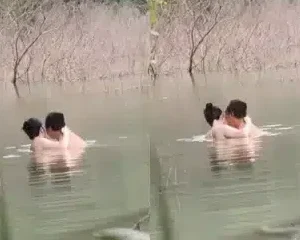 Quay được cảnh cặp đôi mò cua bắt cá dưới ao